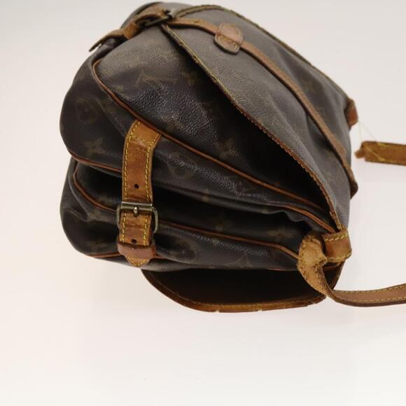 LOUIS VUITTON Monogram Saumur 30 Shoulder Bag M42256 - Picture 4 of 13
